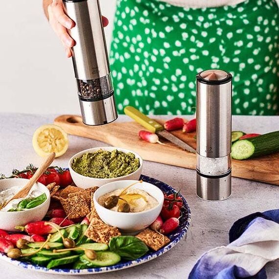 Мельница для перца электрическая на батарейках 20 см, акрил, нержавеющая сталь, ELIS SENSE PEUGEOT, Франция, изображение 5