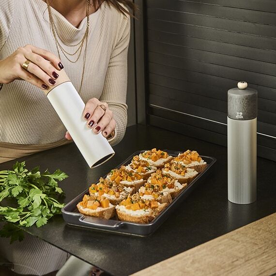 Мельница для перца 22 см, бук, цвет графит, LINE PEUGEOT, Франция, изображение 5