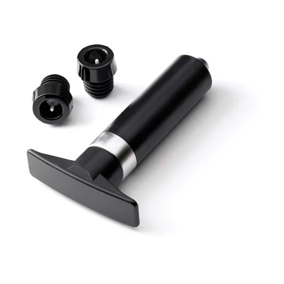 Набор для хранения вина из 3-х предметов: вакуумный насос и 2 пробки, пластик, черный, EPIVAC PEUGEOT, Франция, изображение 3